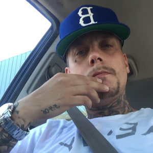 Meet your Posher, Dennis